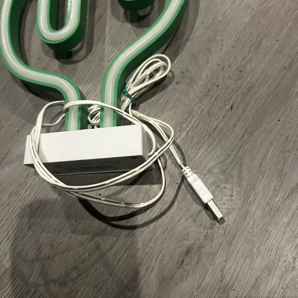 Cactus light 🌵 - Picture 3 of 4